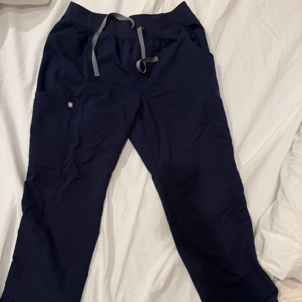 Figs Women's Navy Kade scrubs